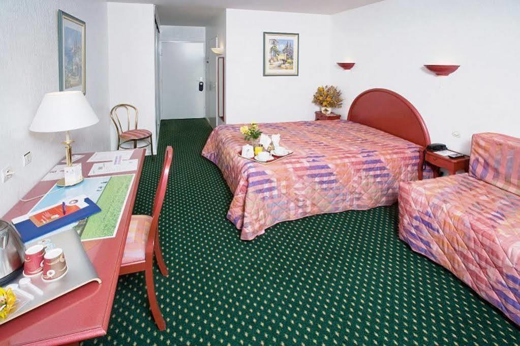 Logis - Belle Hotel, Lille-Ouest Bailleul  Kültér fotó